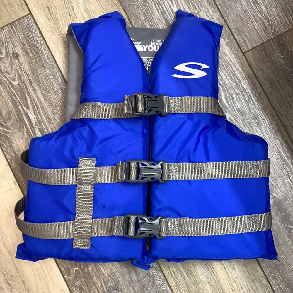 Stearns Youth life vest